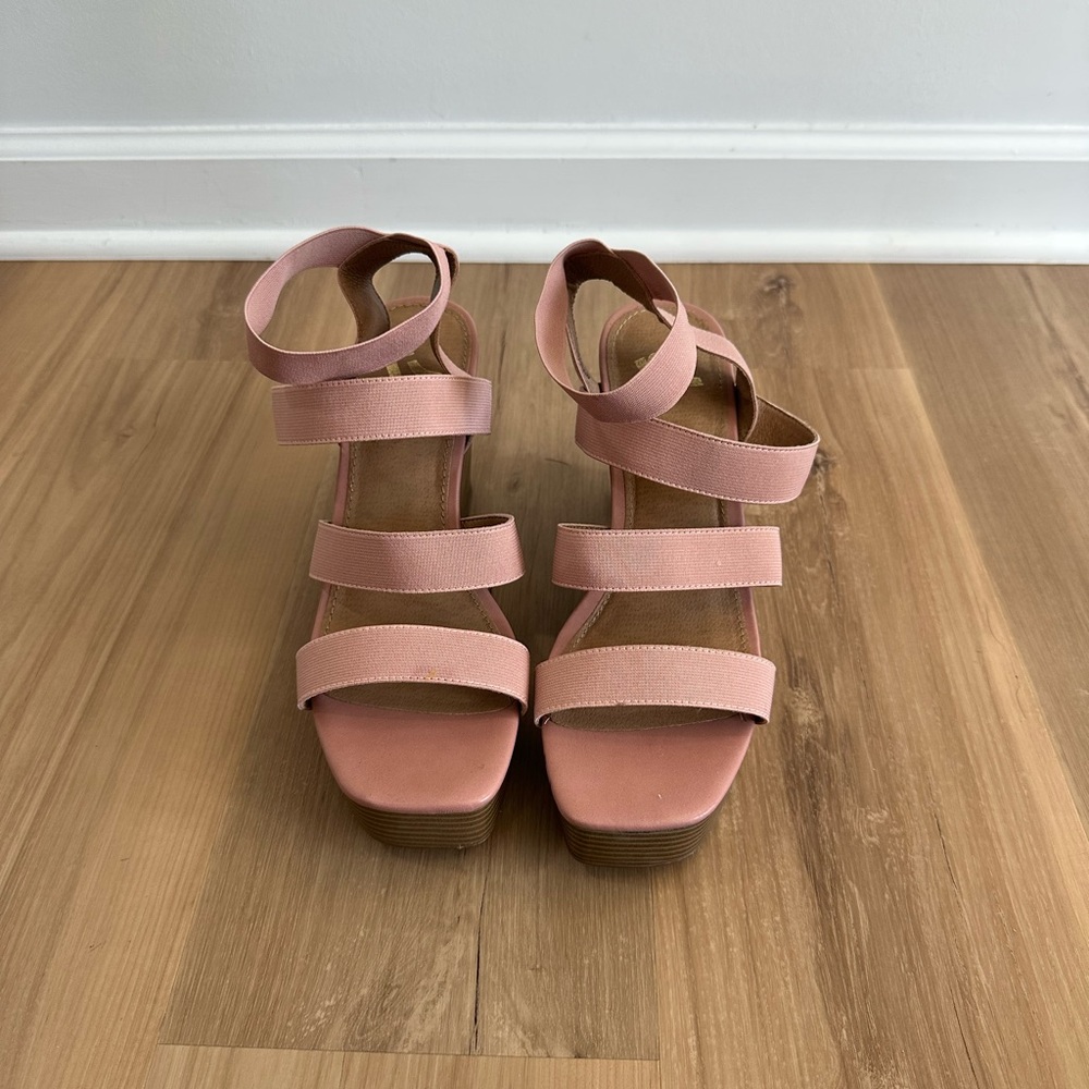 Blossom pink wedge heels
